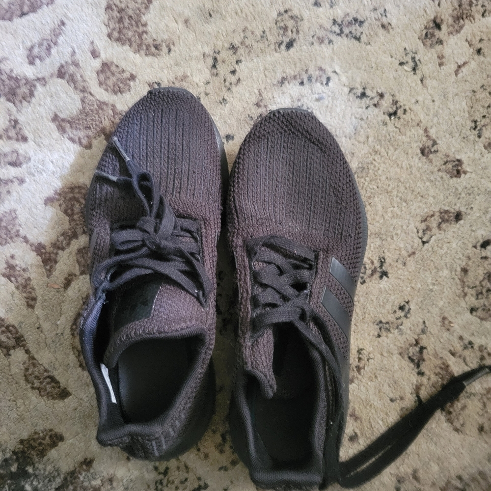 Adidas - Picture 2 of 5